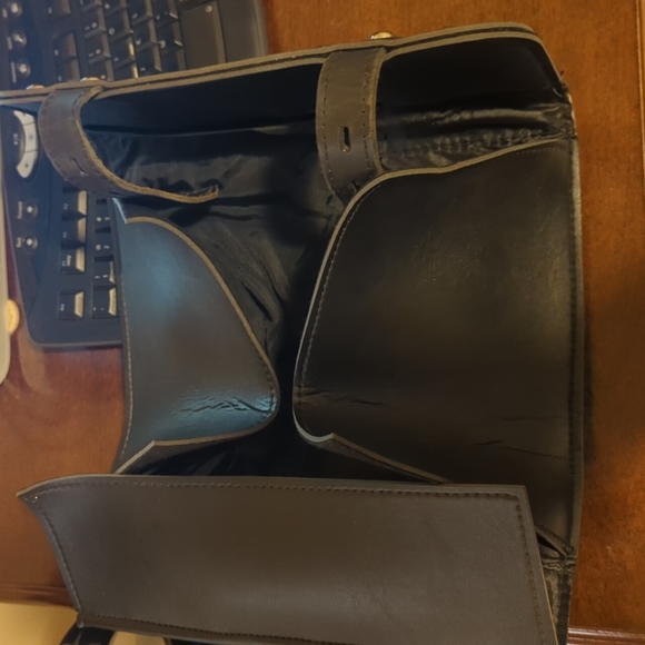 Leather roll bag for handle or sissy bar - Picture 3 of 8